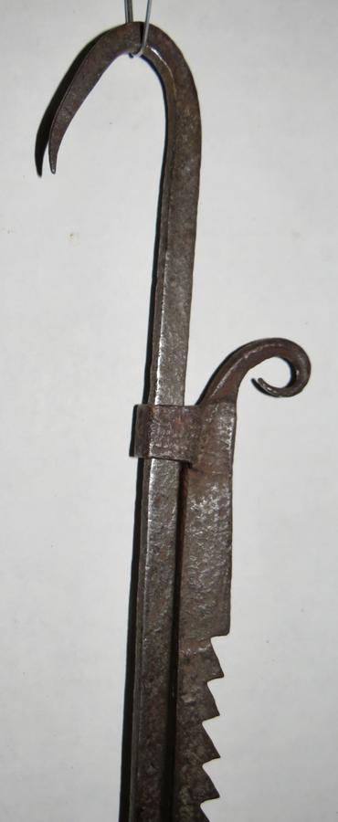 AMERICAN PILGRIM ERA FORGED IRON LIGHTING TRAMMEL