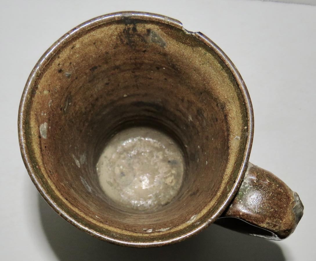 18TH C. VA REDWARE TAVERN MUG, 5" TALL