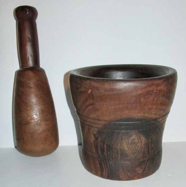 18TH CENTURY MORTAR & PESTLE, LIGNUM VITAE