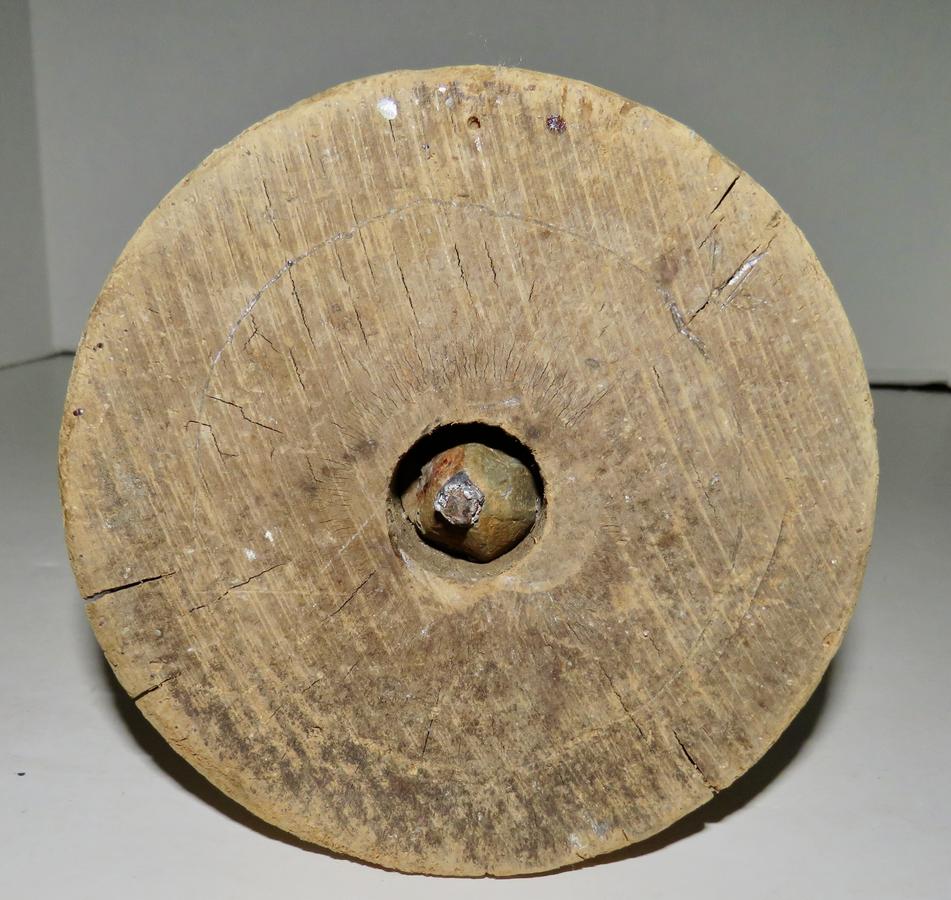 18TH C. MAPLE TABLE TOP DOUBLE CANDLE HOLDER