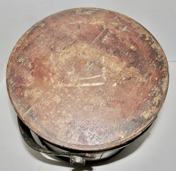 19TH CENTURY FIRKIN WITH SALMON AND BLACK PAINT