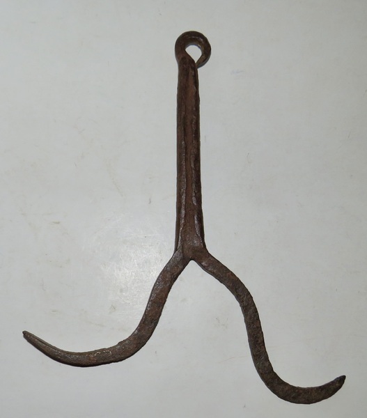 EARLY 18TH C. FORGED SKEWER RACK W/ 6 SKEWERS