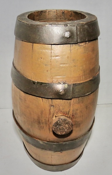 REV. WAR PERIOD STAVED CANTEEN WITH ORIGINAL PAINT