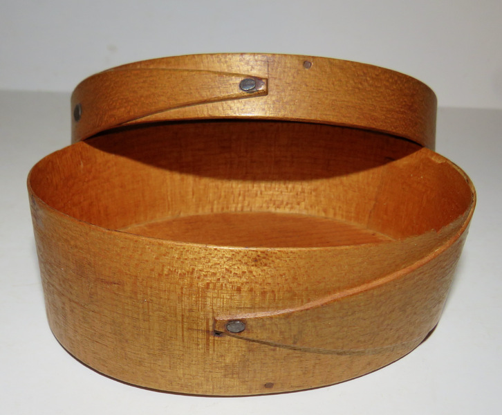 19TH C. SMALL HINGHAM, MA. OVAL PANTRY BOX