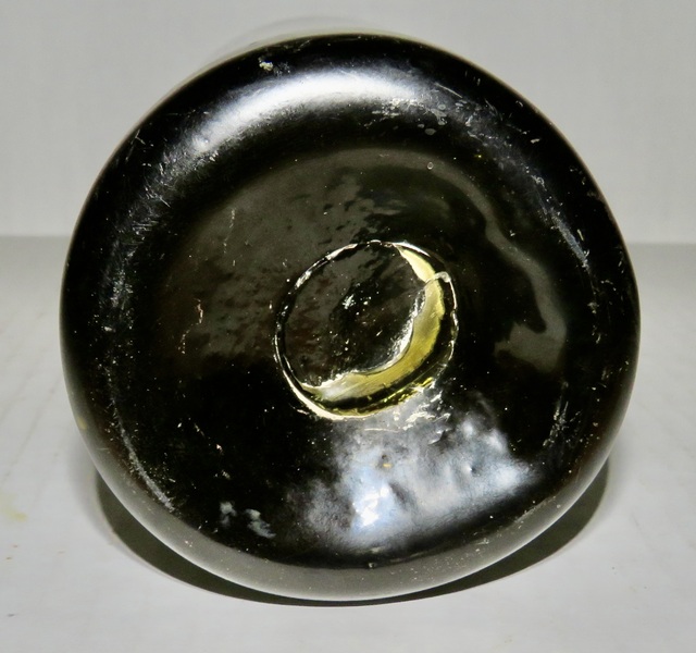 18TH C. LONG NECK BLACK GLASS TAVERN BOTTLE