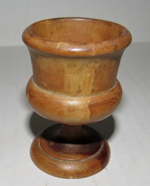 TREEN INDIVIDUAL TABLE SALT, 18TH/ 19TH CENTURY