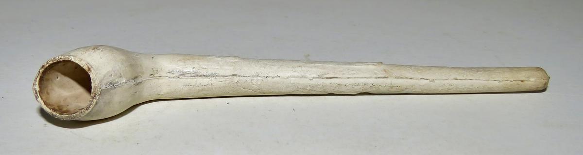 RARE COLONIAL DUG CLAY PIPE FOUND AT JAMESTOWN, VA
