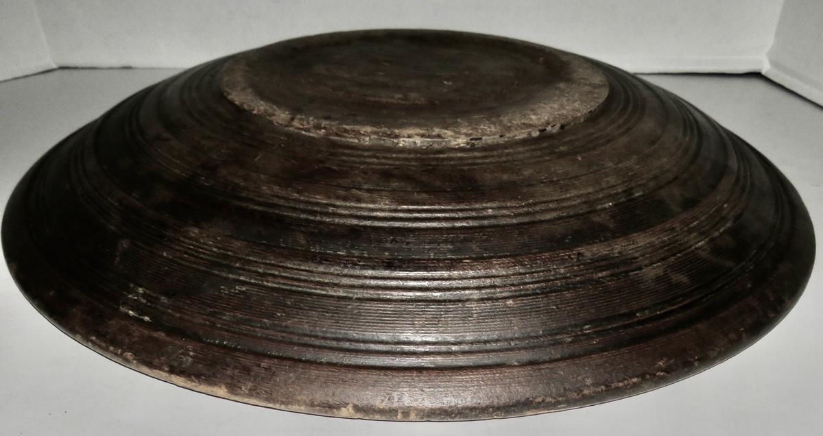 THE BEST PILGRIM PERIOD TREEN CHARGER, 17",