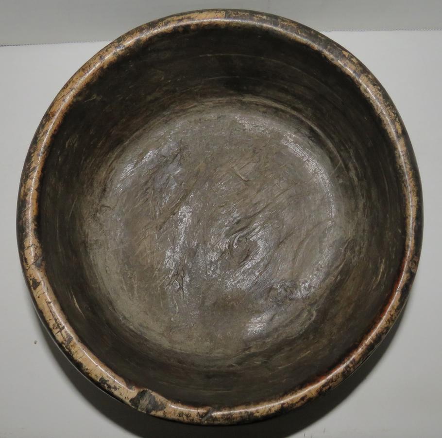 PILGRIM ERA, 117TH C. SERVING BOWL 8 1/2" W/ PAINT