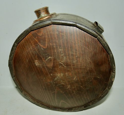 CIVIL WAR PERIOD CONFEDERATE DRUM CANTEEN