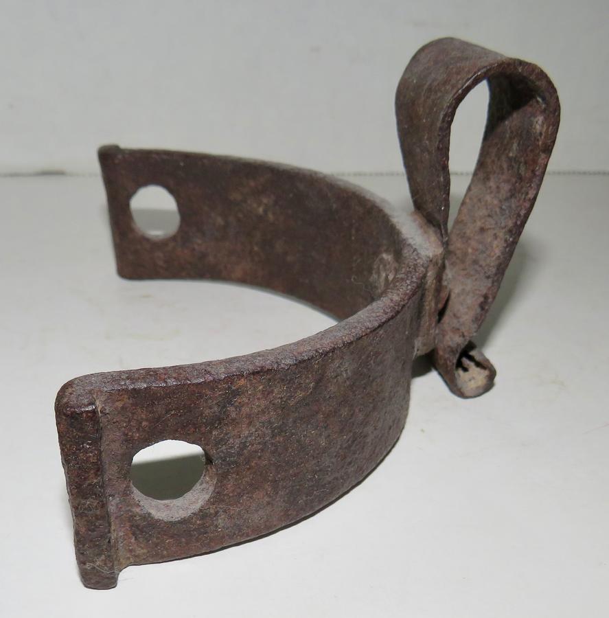 EARLY 18TH CENTURY FORGED IRON POT PUSHER