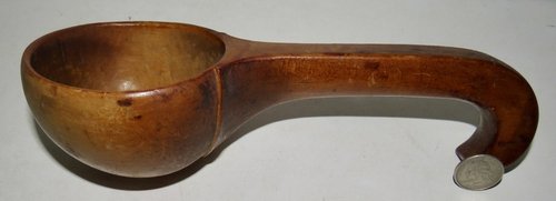 NATIVE AMERICAN MAPLE LADLE/SCOOP, 18TH C., 9 3/4"
