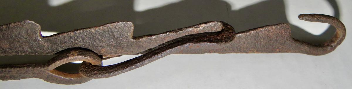 18TH C. FORGED LIGHTING TRAMMEL