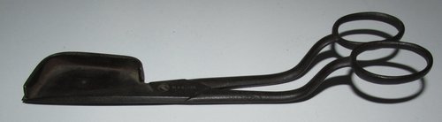 EARLY 18TH CENTURY WICK TRIMMER
