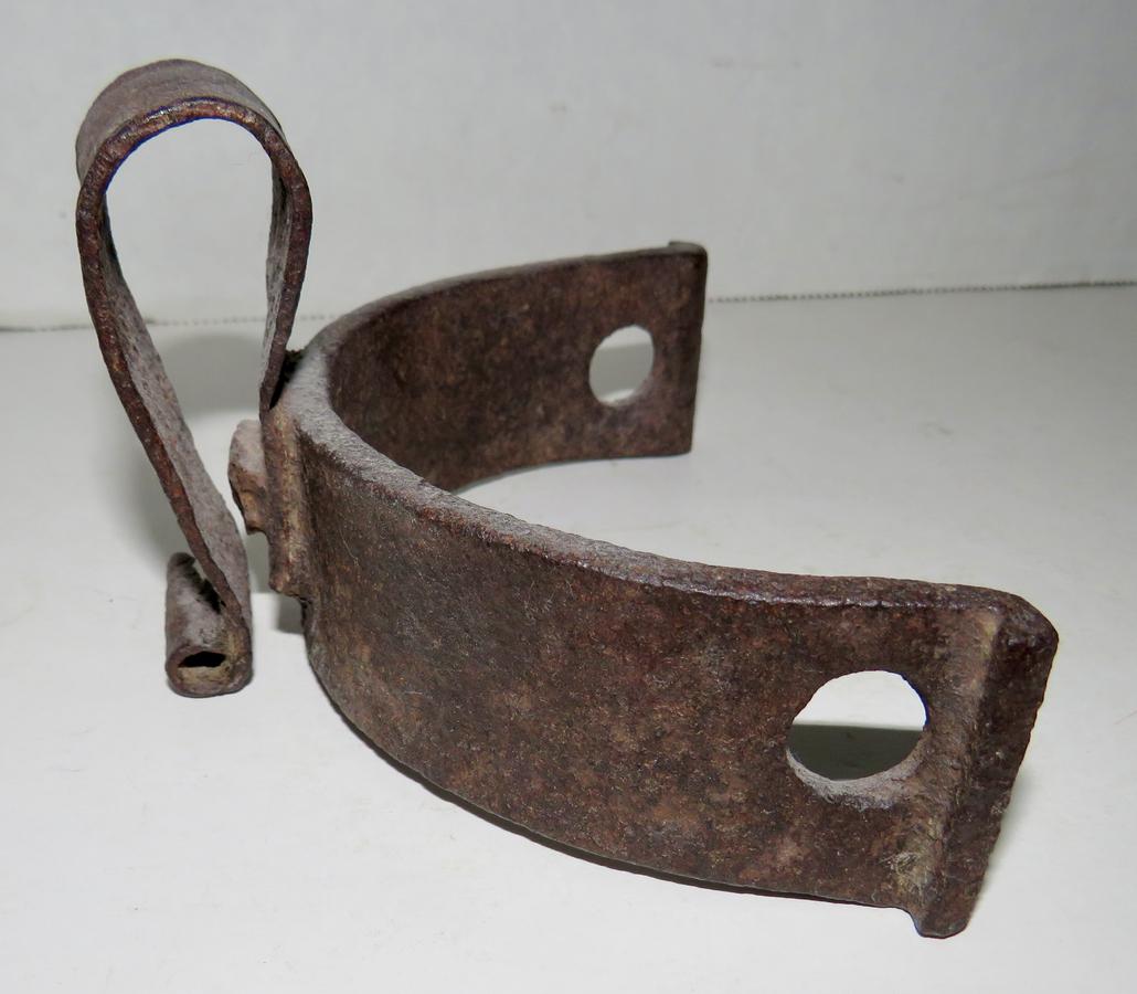 EARLY 18TH CENTURY FORGED IRON POT PUSHER