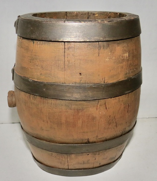 REV. WAR PERIOD STAVED CANTEEN WITH ORIGINAL PAINT