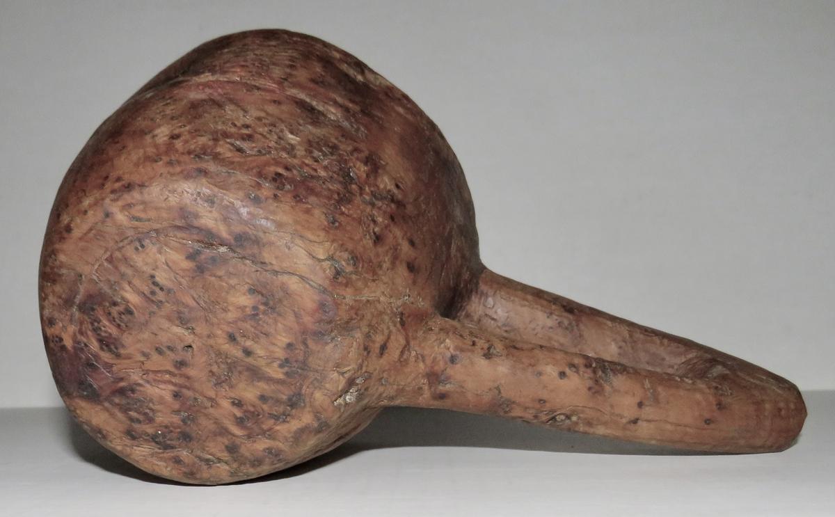 ABENAKI INDIAN WHITE CEDAR BURL BOWL, EARLY 19TH C