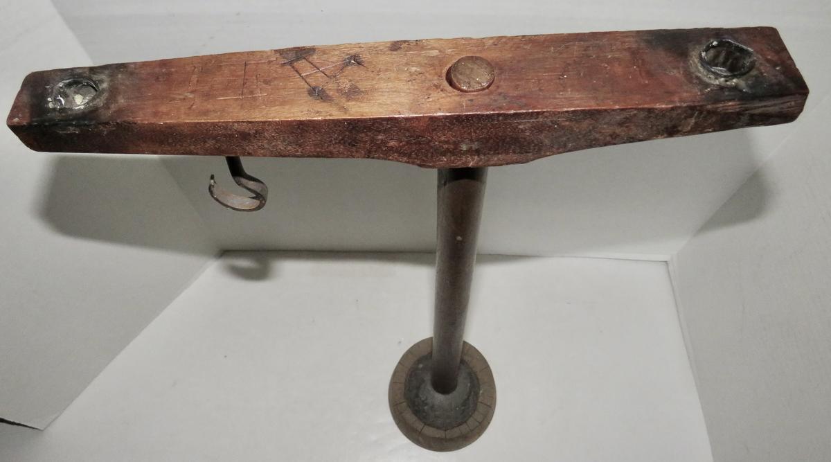 18TH C. MAPLE TABLE TOP DOUBLE CANDLE HOLDER