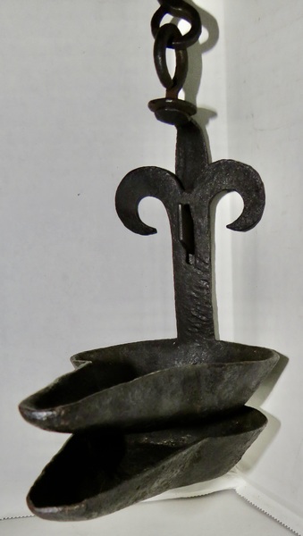 PILGRIM ERA DOUBLE CRUSIE LAMP, RAM'S HORN BACK