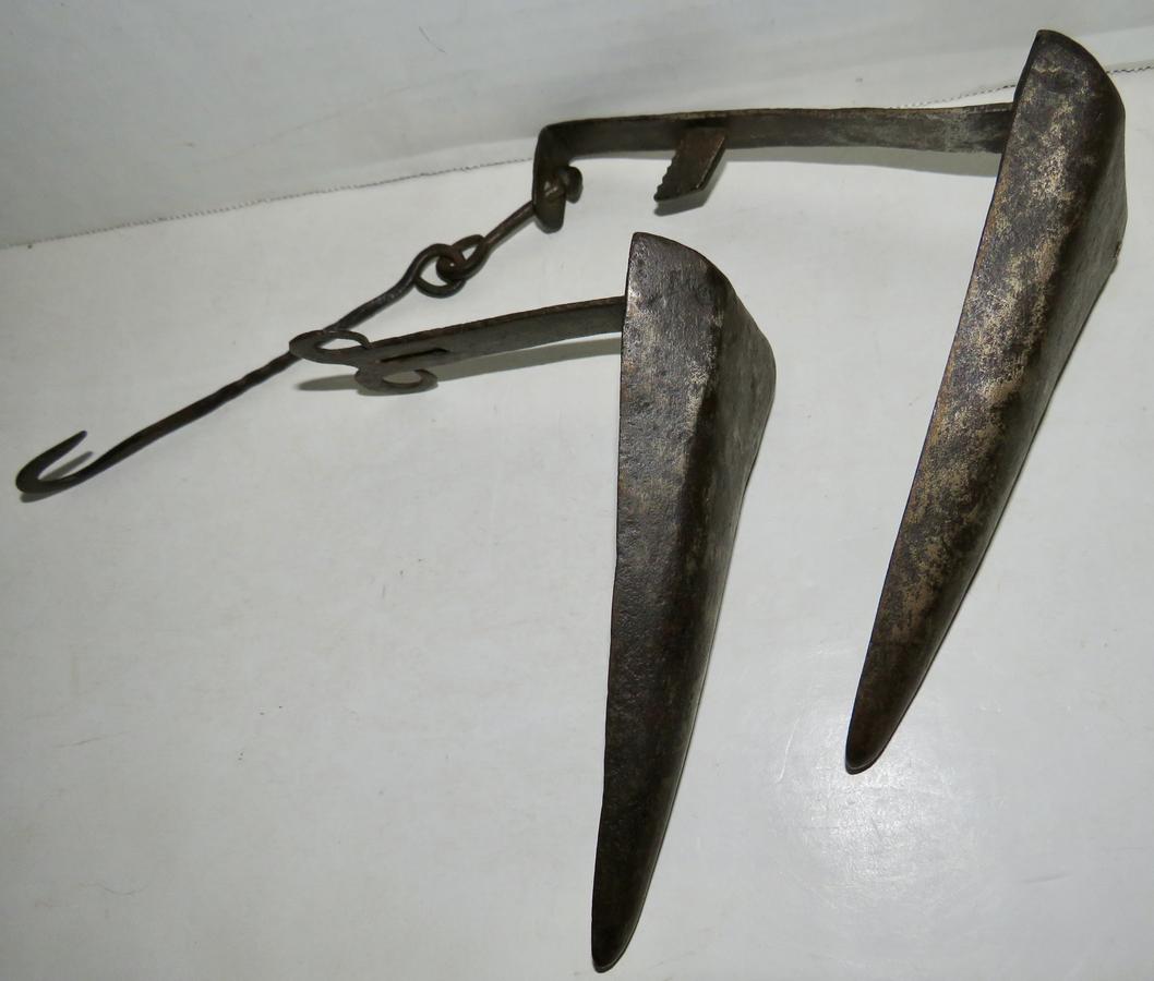 RARE 17TH C. FORGED CRUSIE WITH RAM'S HORN BACK