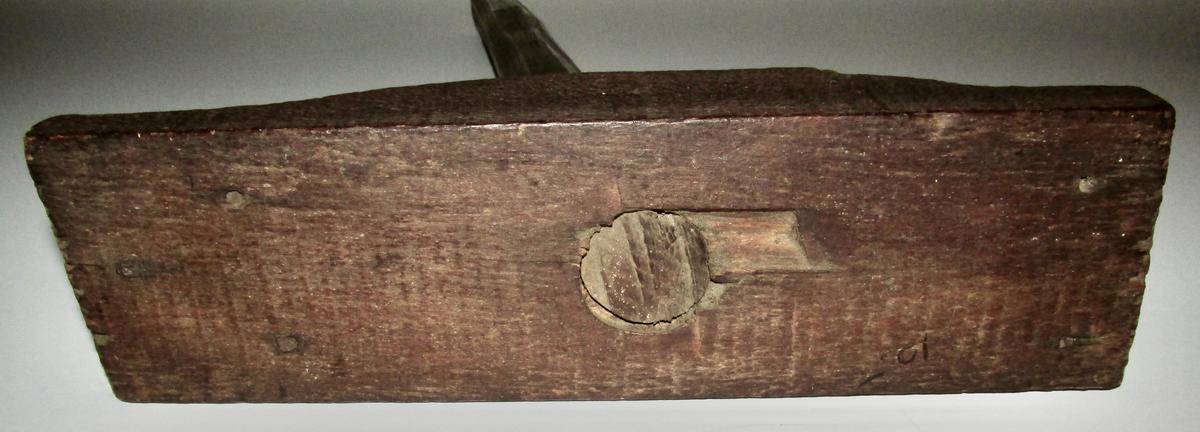 WOODEN WALL HOOK FOR HANGING CLOAKS, COATS, 18TH C