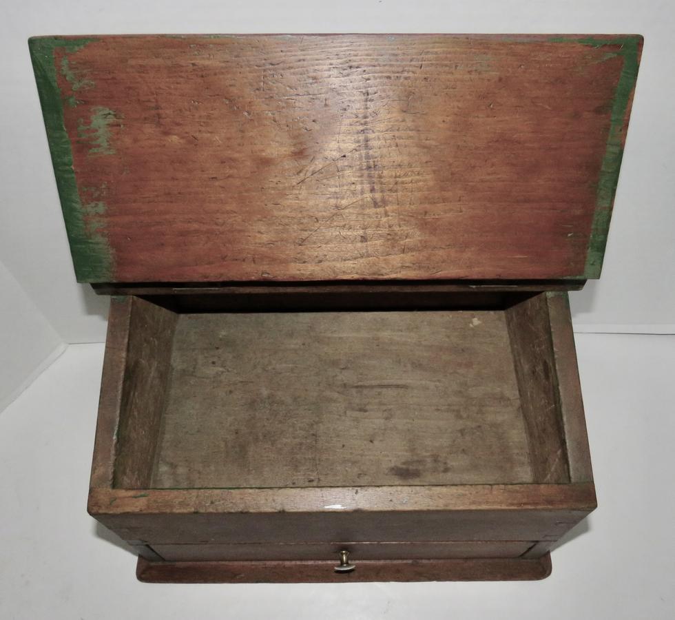 VERY GOOD 18TH C. WALL BOX WITH SPICE DRAWER