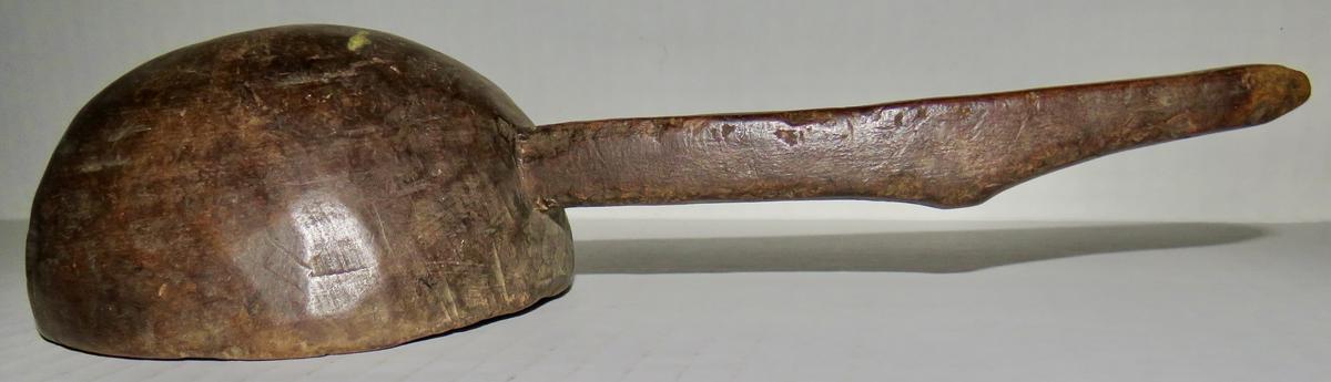 VERY RARE PILGRIM ERA AMERICAN HANDLED PORRINGER