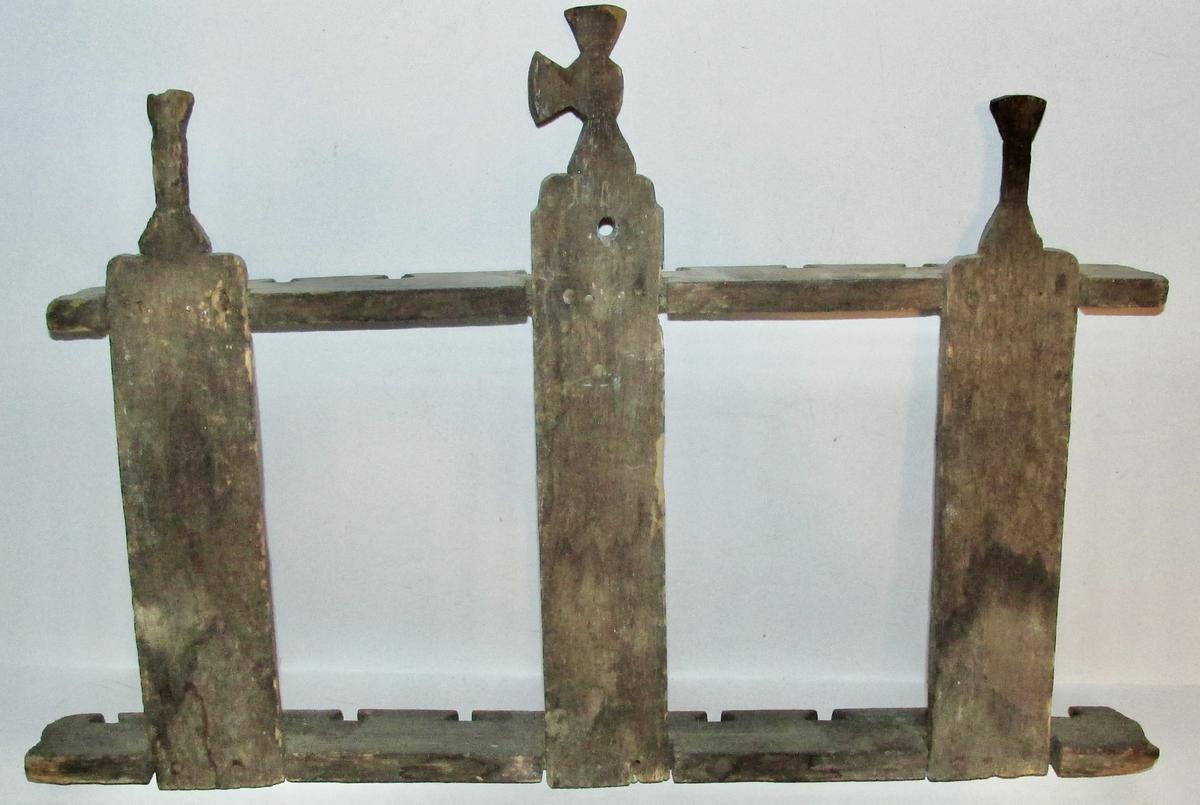 EARLY 18TH C. AMERICAN SPOON RACK