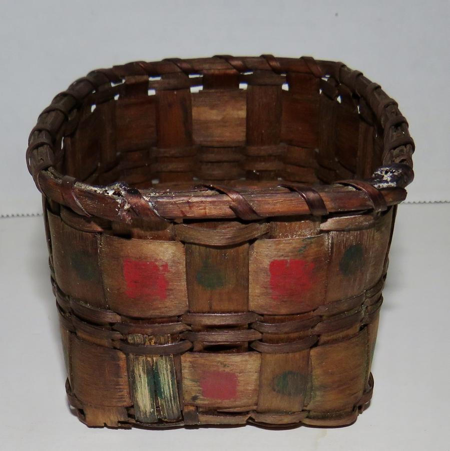 MINI 18TH-19TH C. BASKET W/ POTATO STAMP DESIGNS