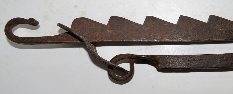 18TH C. FORGED LIGHTING TRAMMEL