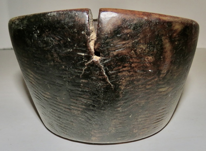 PILGRIM ERA HAND CARVED AMERICAN MAPLE PORRINGER