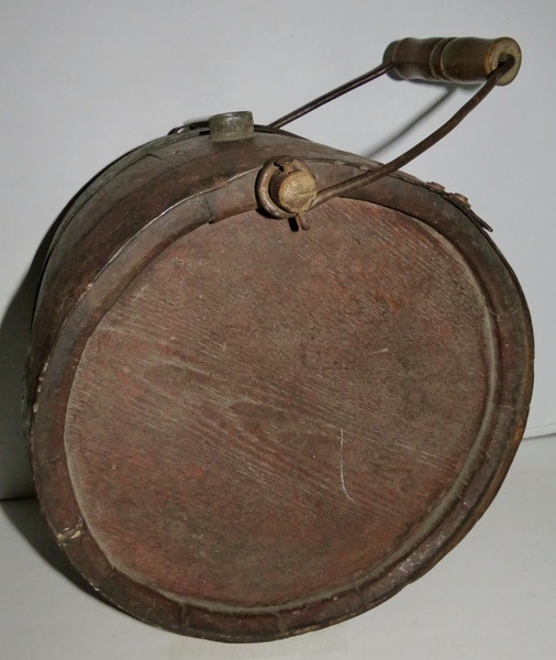 RARE REV. WAR ERA WAGON CAMP CANTEEN, RED, 11 3/4"