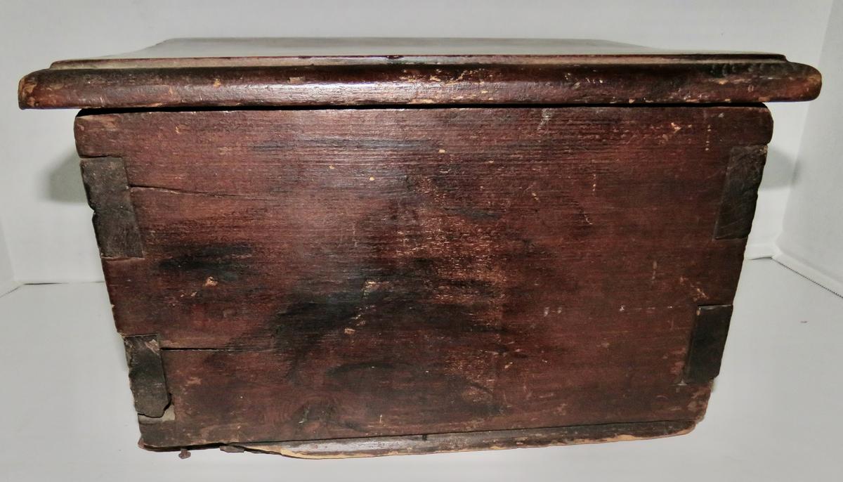 PILGRIM ERA, 17TH C., BIBLE OR STORAGE BOX