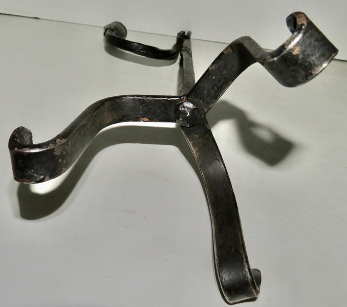 EARLY 18TH C FORGED IRON RUSH LIGHT & CANDLEHOLDER