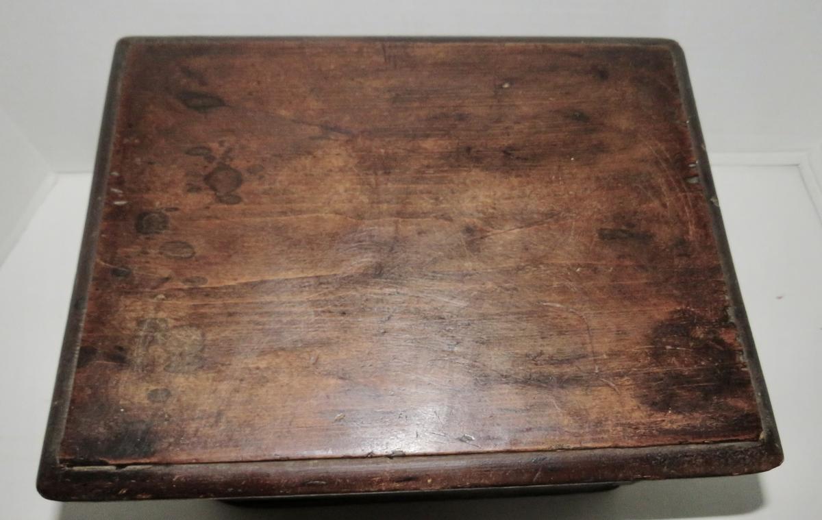 PILGRIM ERA, 17TH C., BIBLE OR STORAGE BOX