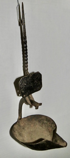 PILGRIM ERA HANGING CANTING CRUSIE GREASE LAMP
