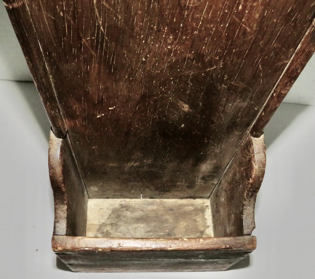 AMERICAN, 18TH C., PINE SCRUB BOX OR KNIFE BOARD