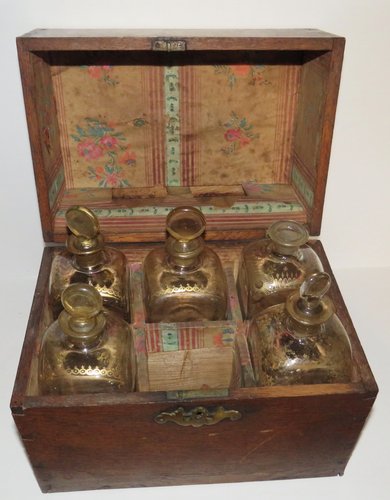 RARE, 18TH C., TRAVELING LIQUOR CHEST