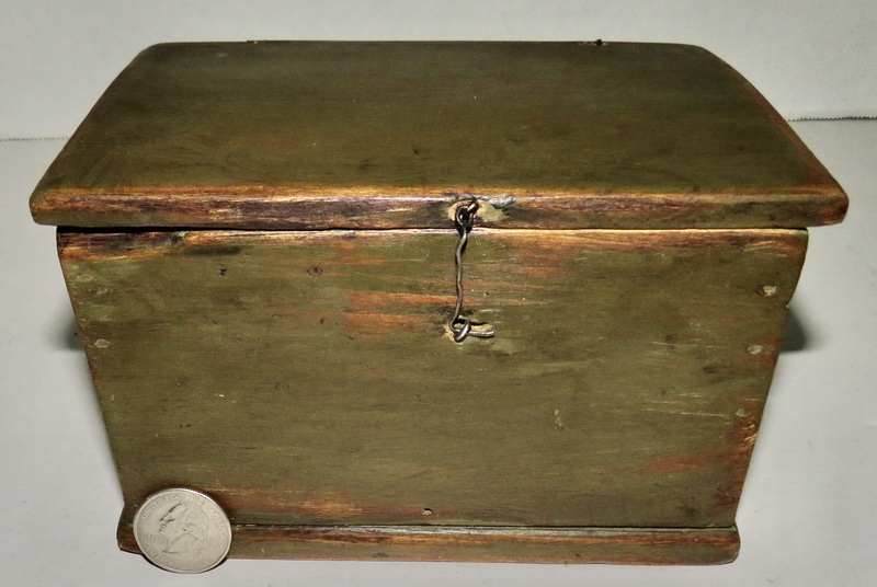 RARE 18TH C. AMERICAN MINI BLANKET BOX ORIG. PAINT