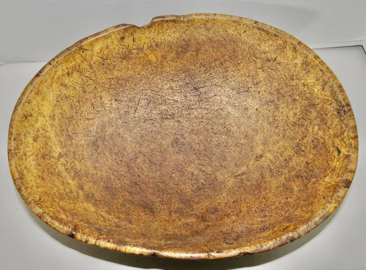 SUPER 18TH C. LARGE IROQUOIS ASH BURL BOWL