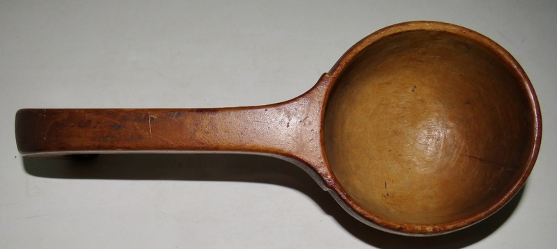 NATIVE AMERICAN MAPLE LADLE/SCOOP, 18TH C., 9 3/4"