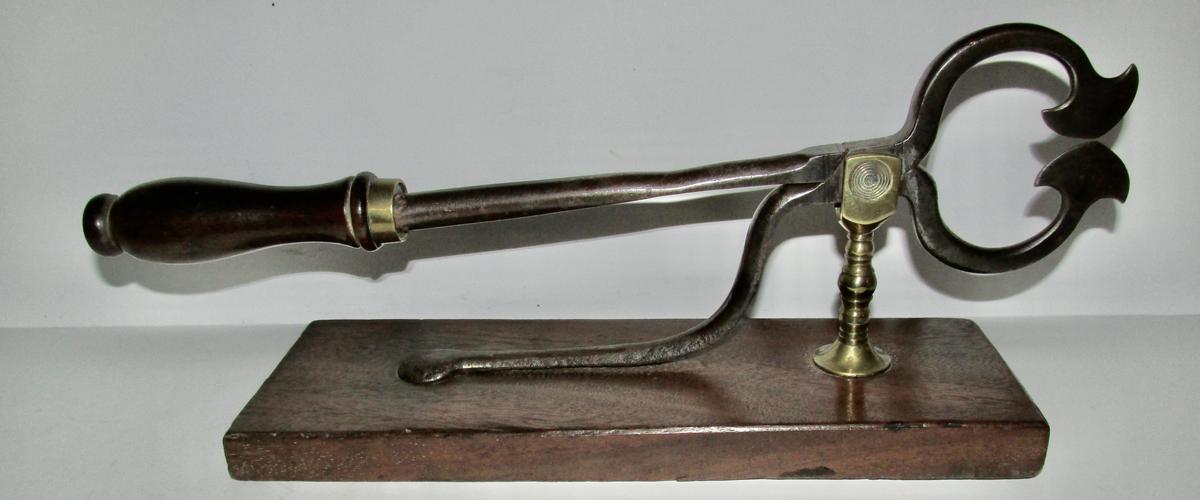RARE EARLY 19TH C. SUGAR NIPPERS ON WOODEN BASE