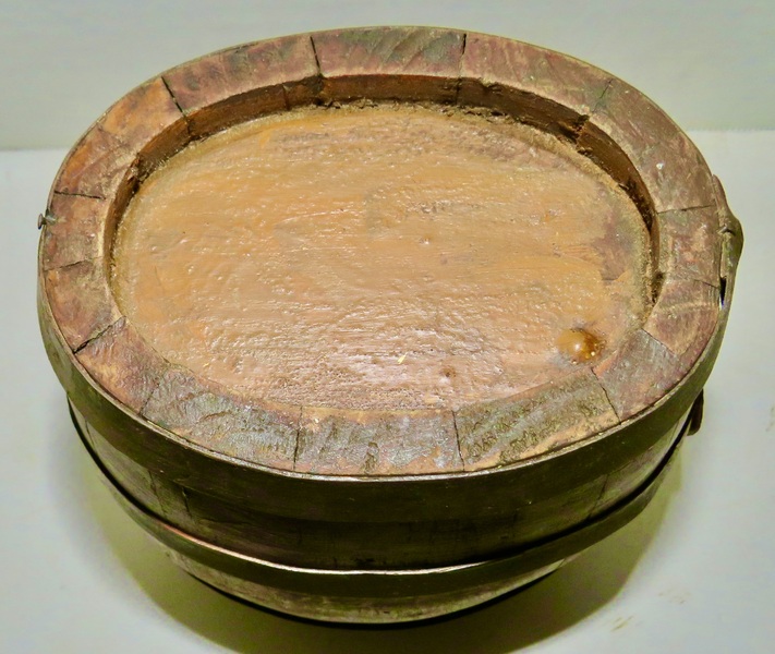 REV. WAR PERIOD STAVED CANTEEN WITH ORIGINAL PAINT