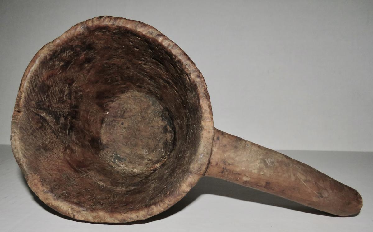 ABENAKI INDIAN WHITE CEDAR BURL BOWL, EARLY 19TH C