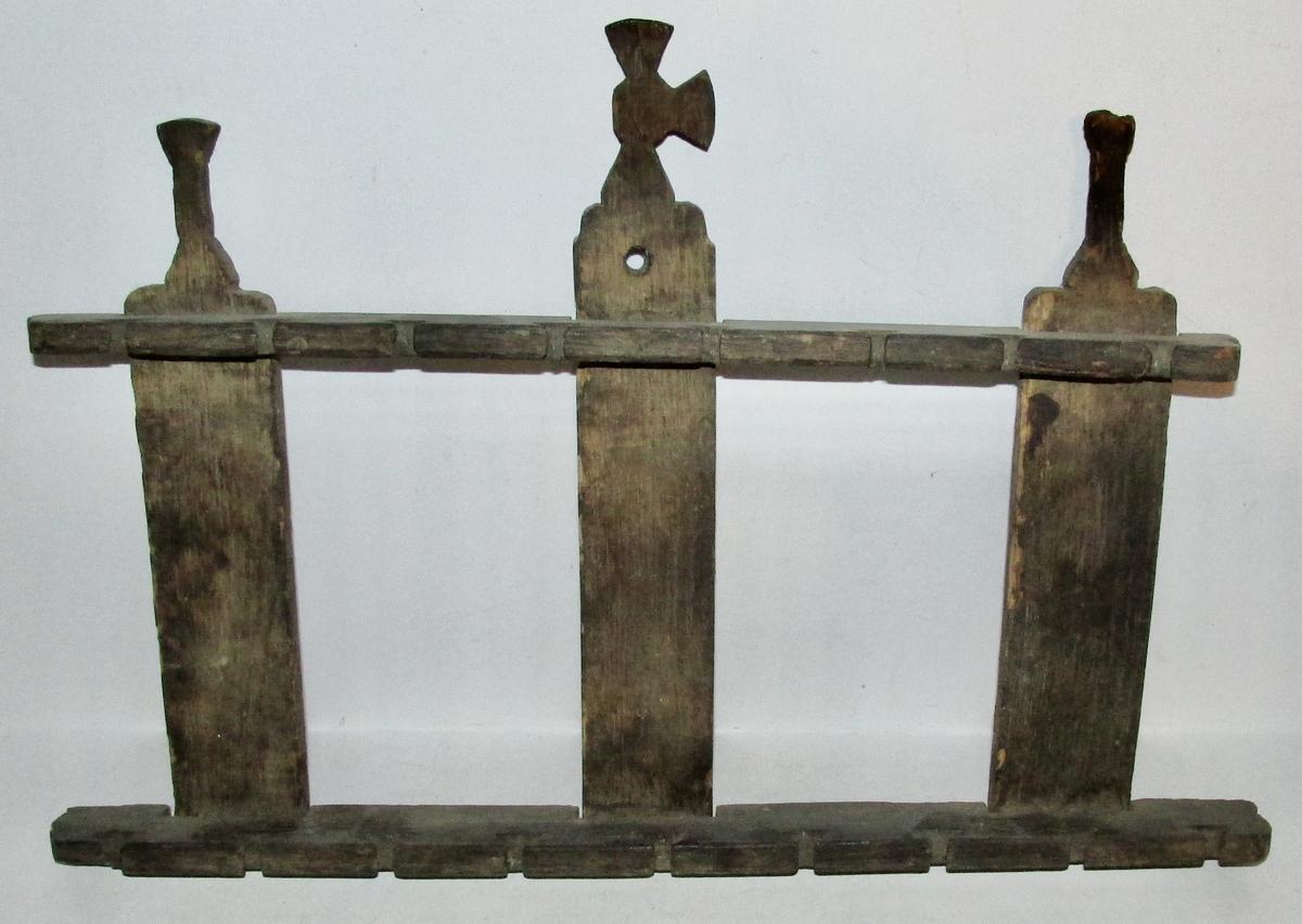 EARLY 18TH C. AMERICAN SPOON RACK