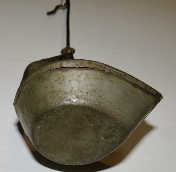 RARE STYLE TIN BETTY LAMP, EARLY 19TH C.