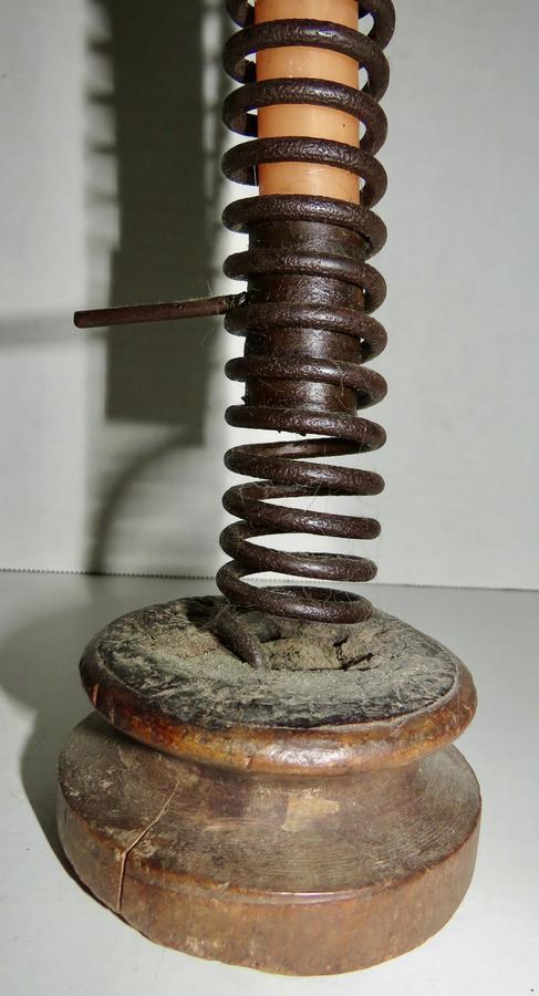 17TH/18TH C. SPIRAL CANDLE HOLDER, WOODEN BASE