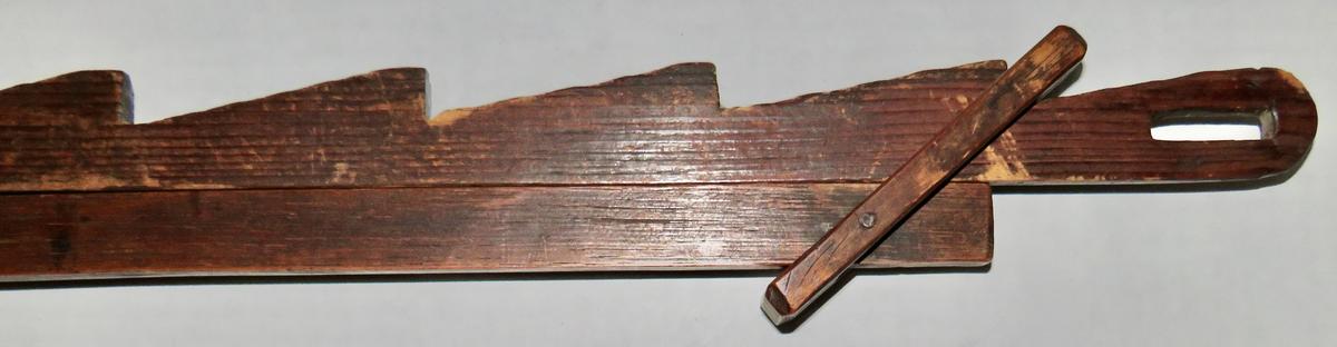 RARE AMERICAN WOODEN LIGHTING TRAMMEL