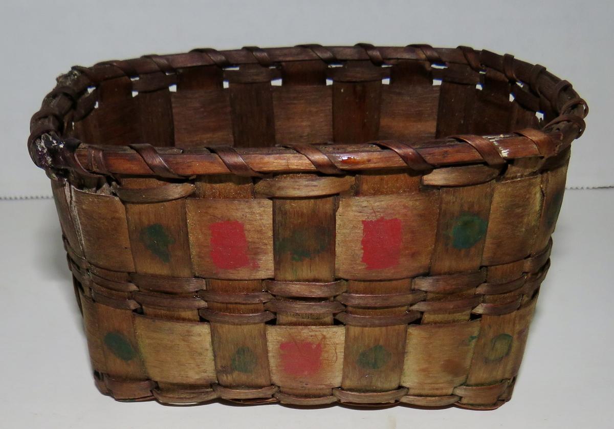 MINI 18TH-19TH C. BASKET W/ POTATO STAMP DESIGNS