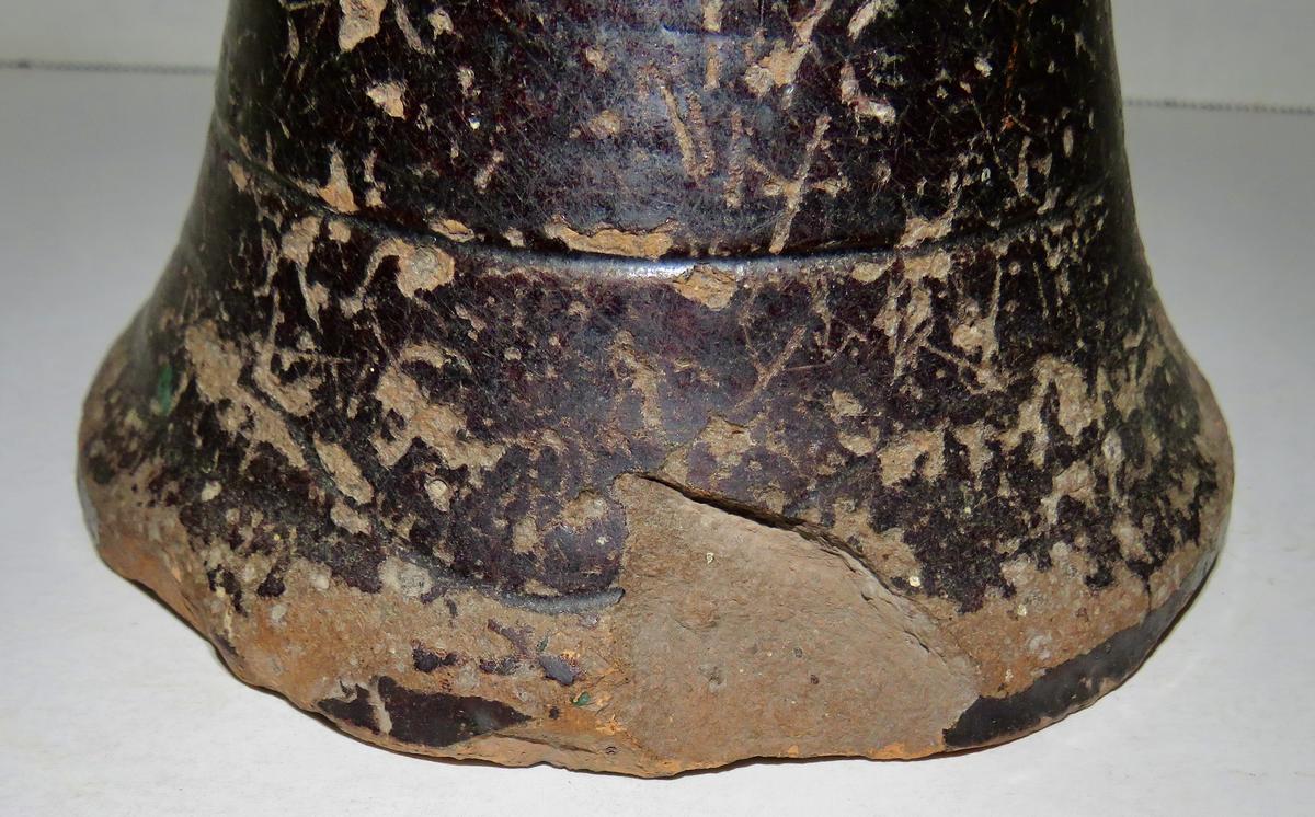 VERY RARE 18TH CENTURY REDWARE LAMP TIDY